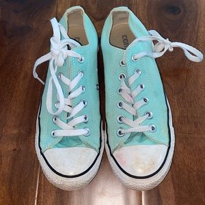 Women’s 8 converse